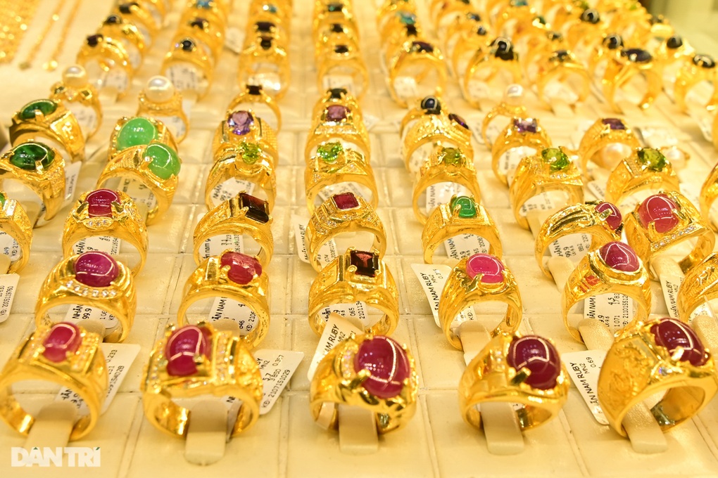 Phạt 2 doanh nghiệp vàng gần 1,8 tỷ đồng vì vi phạm phòng chống rửa tiền - 1