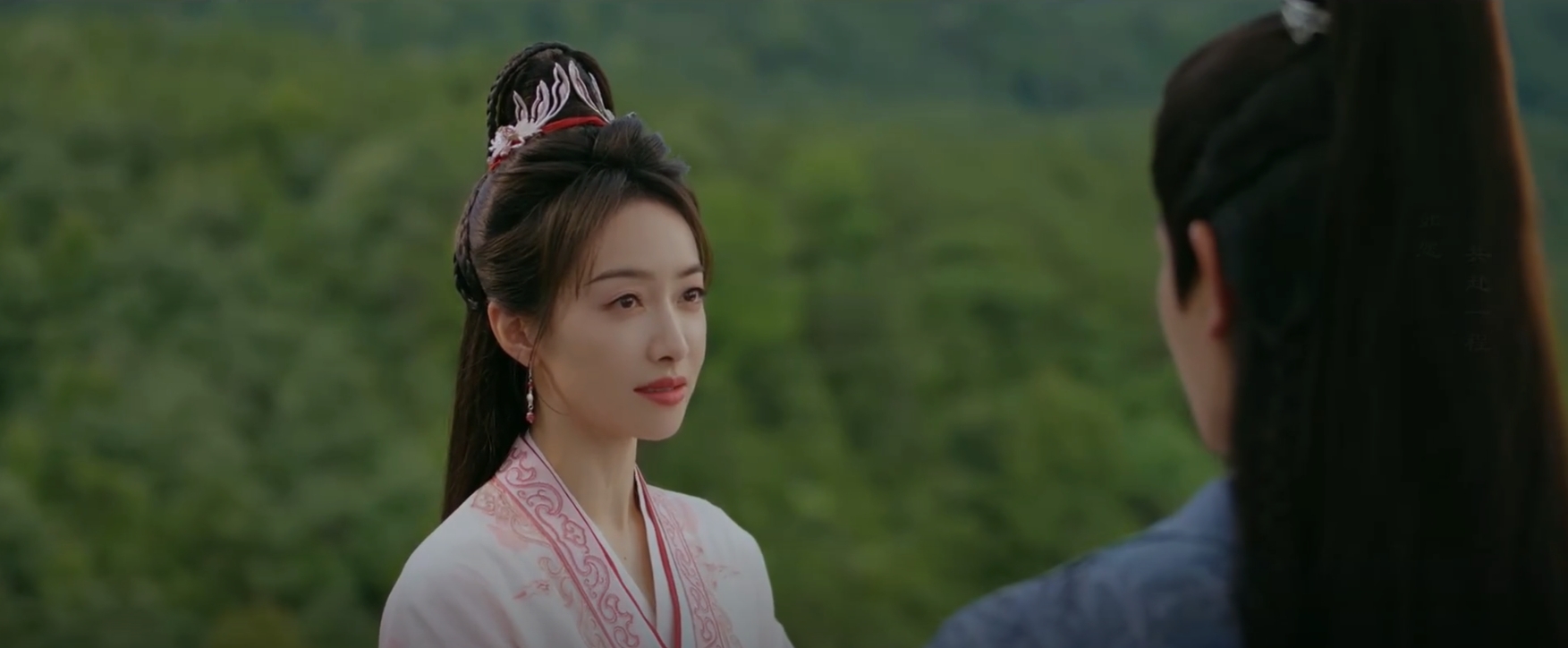 Phim Trung Quốc cấp S mà quay cỡ này: Ngựa to gấp 5 lần người, cổ trang mà tưởng siêu nhân Gao- Ảnh 3.