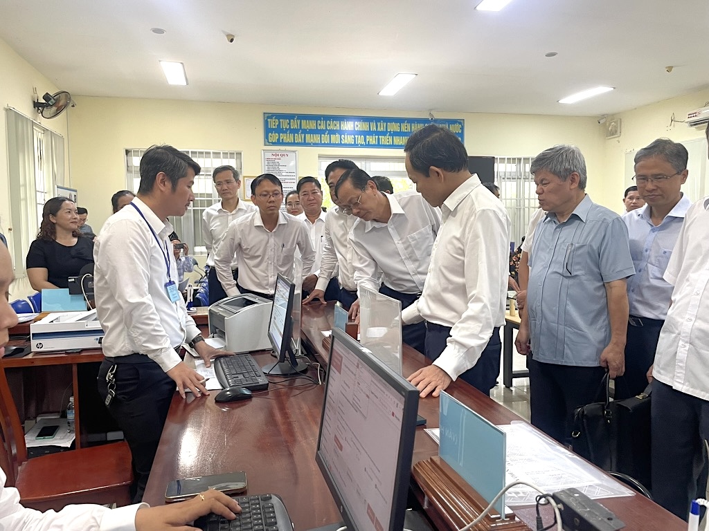 Phó Chủ tịch UBND tỉnh Khánh Hoà Nguyễn Thanh Hà làm việc với lãnh đạo các sở, ngành 1 Khánh Hòa: Ưu tiên - Ảnh 1.