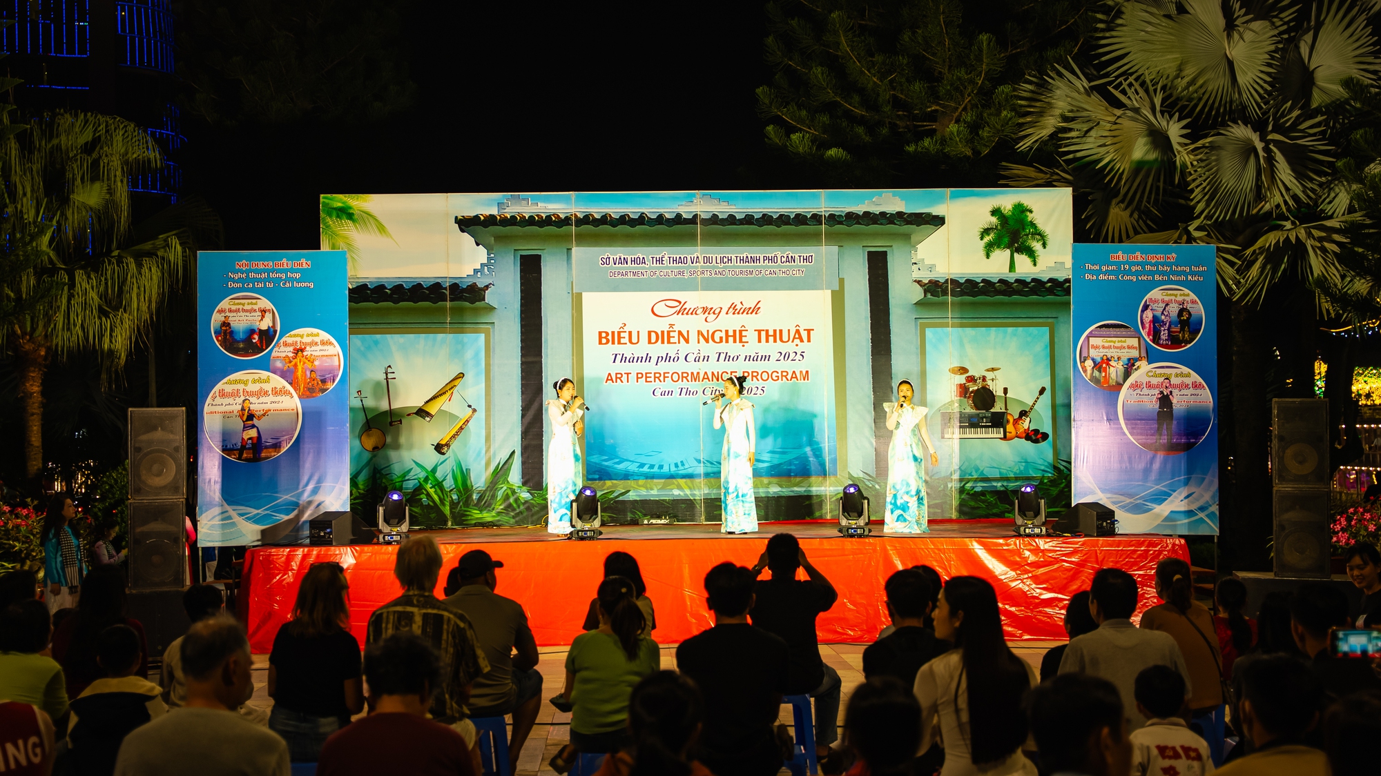 Phố đi bộ Ninh Kiều thu hút du khách trong ngày trở lại- Ảnh 2. Phố đi bộ Ninh Kiều thu hút du khách trong ngày trở lại- Ảnh 2.