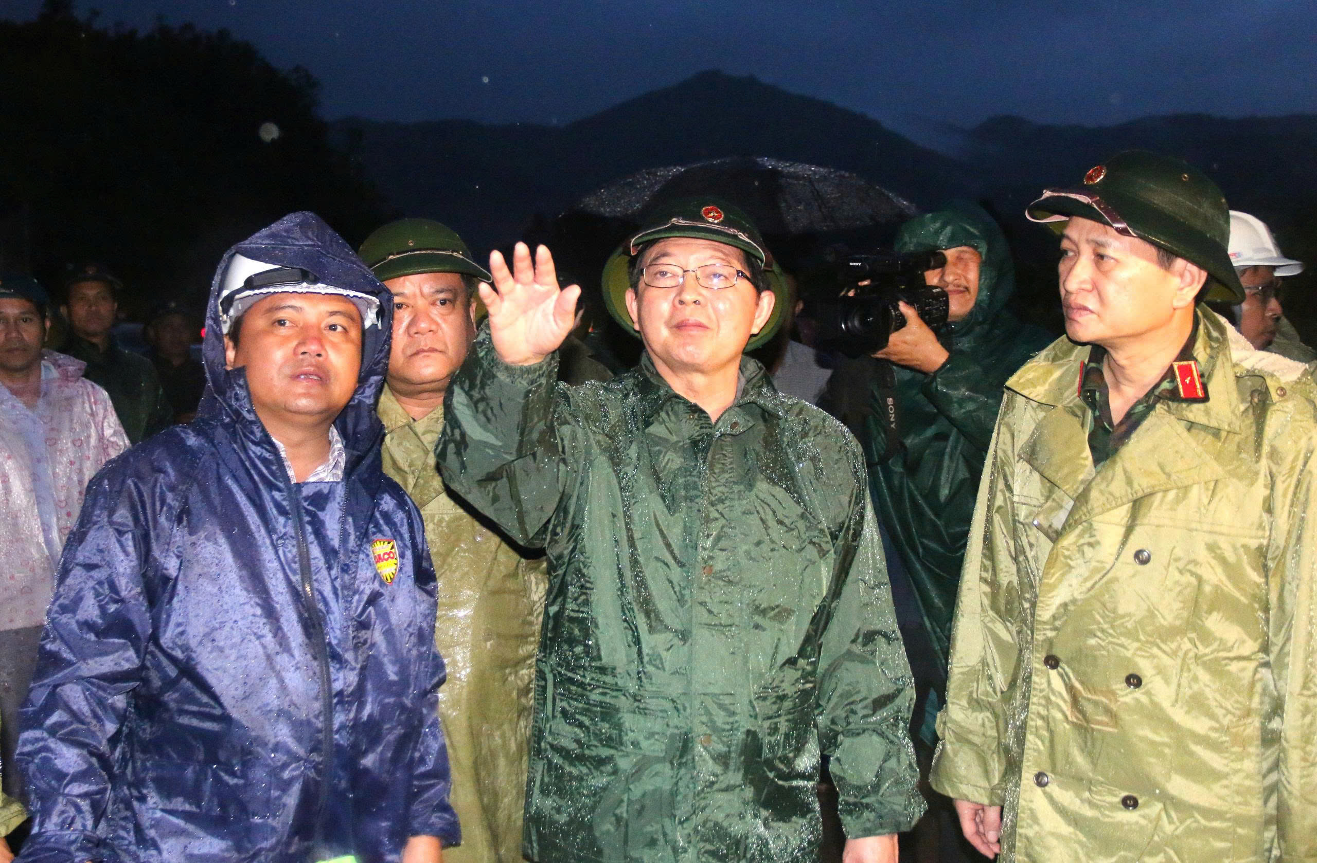 Phó thủ tướng: Cấm đường tuyệt đối đèo Khánh Lê, chưa cho dân đi lại dù có thông tuyến - Ảnh 1. đèo Khánh Lê - Ảnh 1.