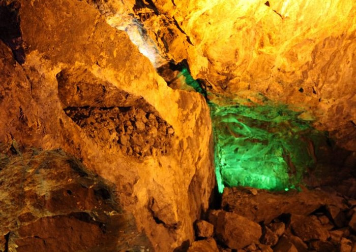 Phong tỏa khẩn cấp công viên chứa khối vàng 45 tấn, trị giá hơn 44.000 tỷ do công nhân phát hiện 1 Khối vàng khổng lồ nặng tới 45 tấn