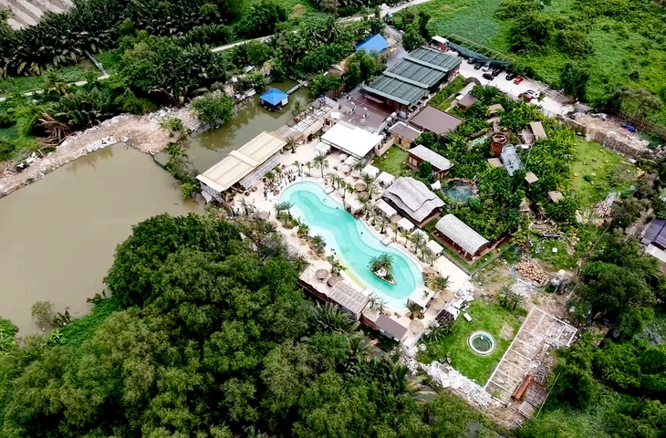 Phường Bình Trưng cưỡng chế tháo dỡ cụm cà phê, nhà hàng Cái Tổ Chim xây dựng không phép - Ảnh 1.