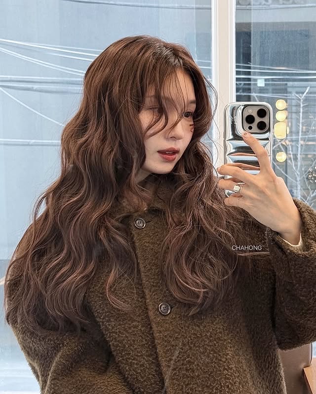 5 xu hướng tóc xoăn của mùa đông năm nay: Quá sang trọng, đã vậy còn hack tuổi tốt hơn cả tóc thẳng- Ảnh 4.