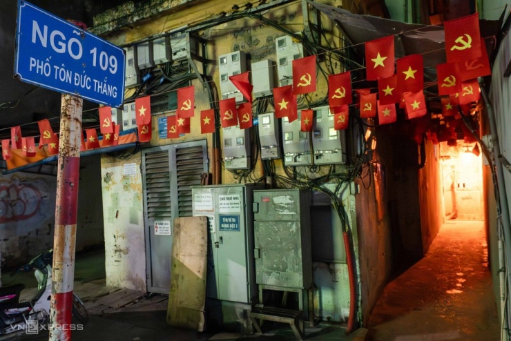 Quán bánh cuốn đêm gần 40 năm trong ngõ nhỏ Hà Nội - 1