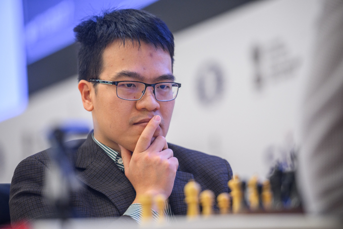 Lê Quang Liêm trong ván đấu với Donchenko ở lượt về vòng năm World Cup cờ vua tại Goa, Ấn Độ ngày 15/11/2025. Ảnh: FIDE