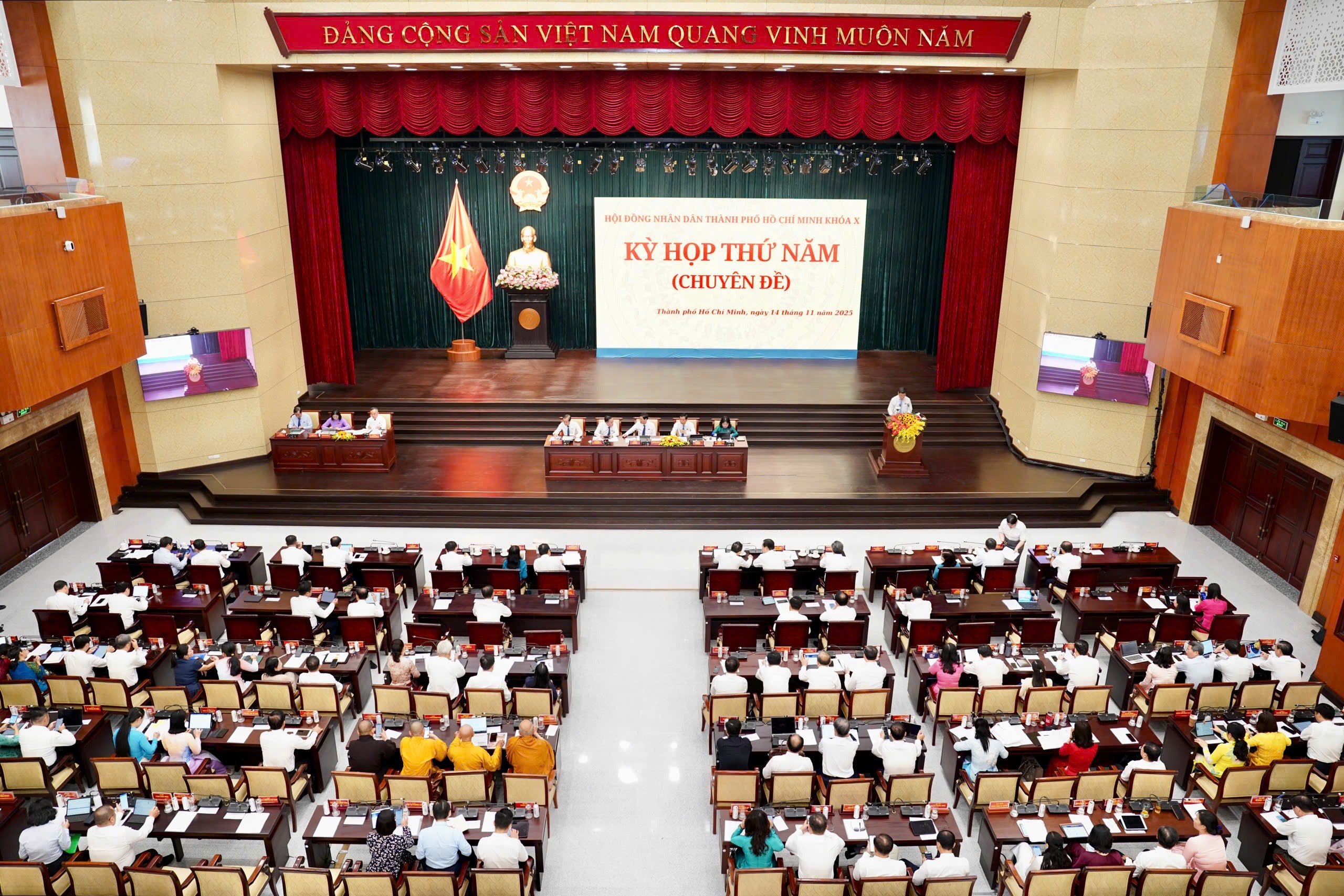 TP HCM có không quá 8 Phó Chủ tịch UBND - Ảnh 1.