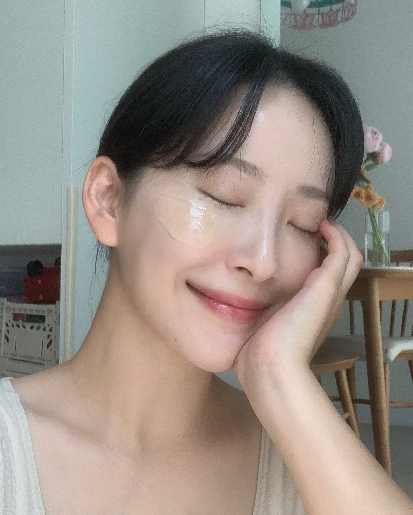 Quy trình skincare tối giản buổi sáng chỉ với 4 bước nhưng chống lão hóa cực mạnh, da đẹp như mơ- Ảnh 1.