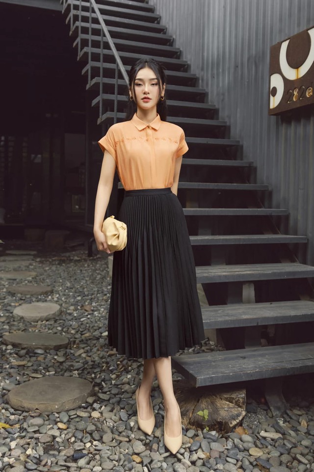 Rạng ngời khí chất với chân váy xếp ly- Ảnh 1.