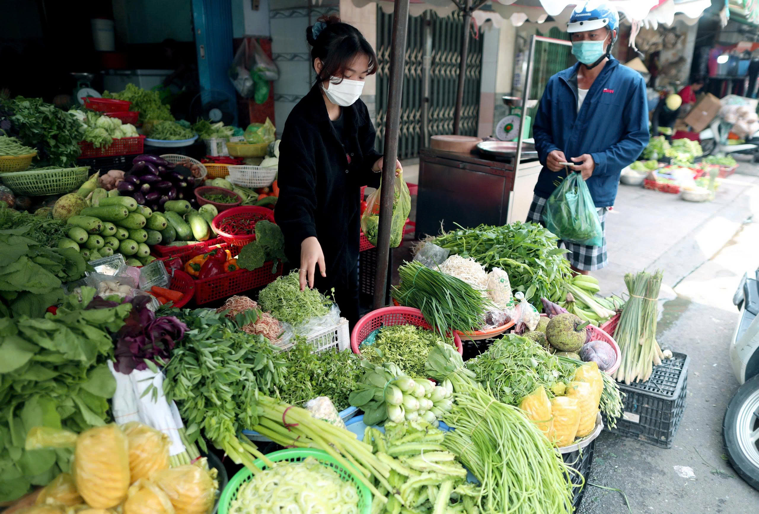 Rau xanh tăng giá vùn vụt- Ảnh 1.