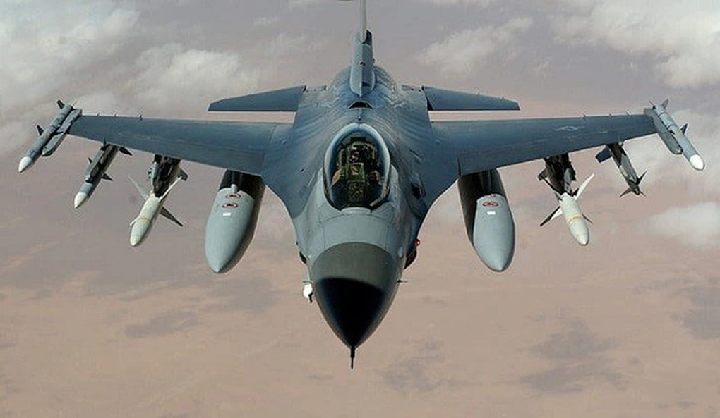 Romania mua 18 tiêm kích F-16 từ Hà Lan với giá 1 euro - 1