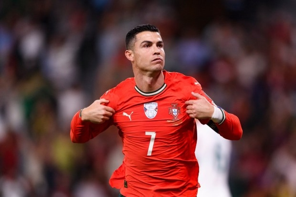 Ronaldo tiết lộ kế hoạch giải nghệ, chốt World Cup 2026 là giải đấu cuối - 1