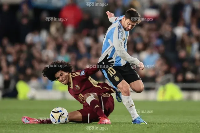 ronaldo-toi-khong-thua-messi (4).jpg