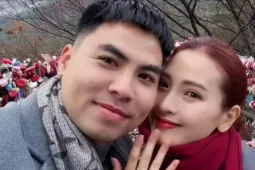 Cầu thủ Đức Huy cầu hôn MC Huyền Trang