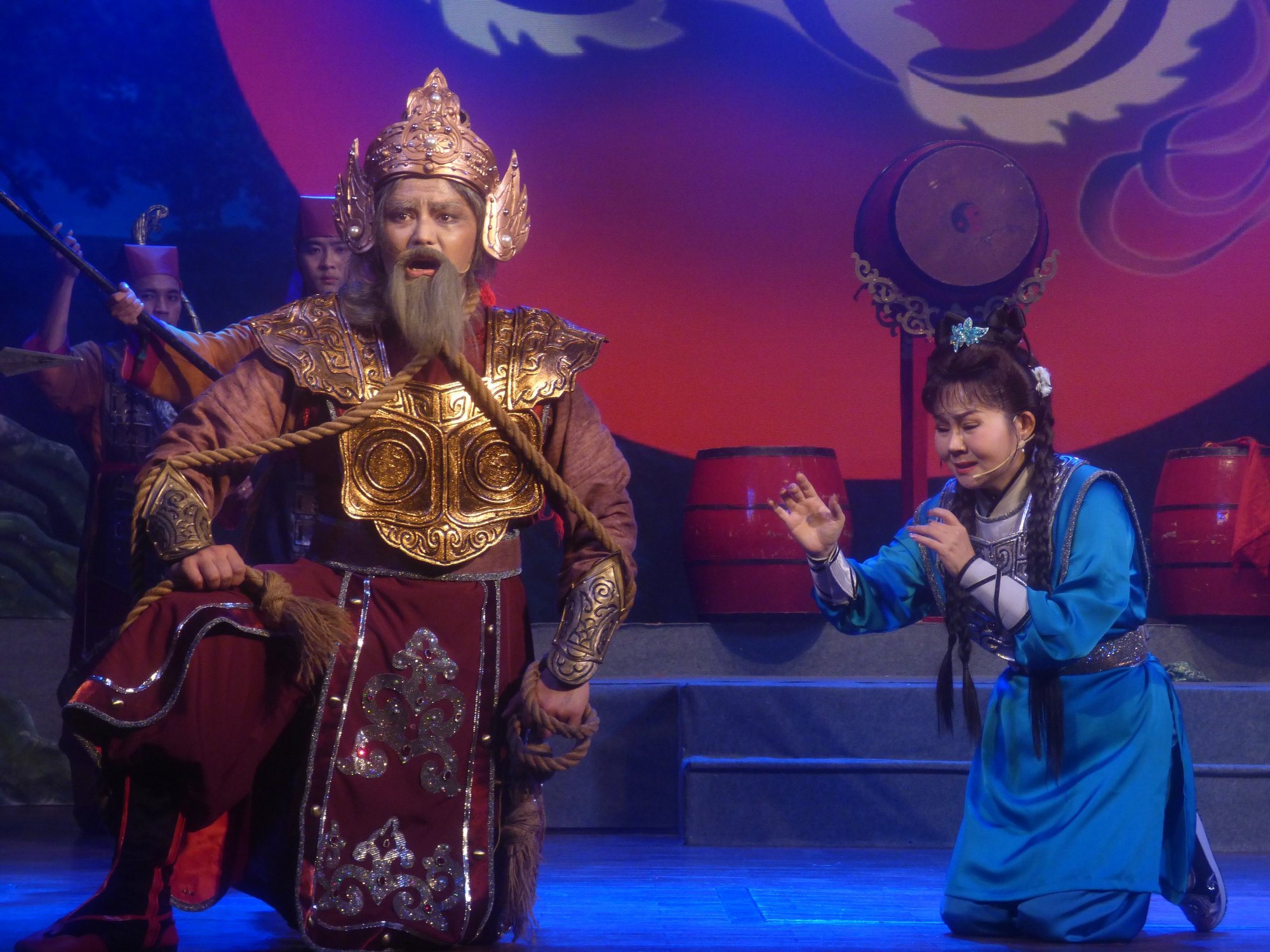 Sân khấu TP.HCM nở rộ vở diễn lịch sử- Ảnh 1.