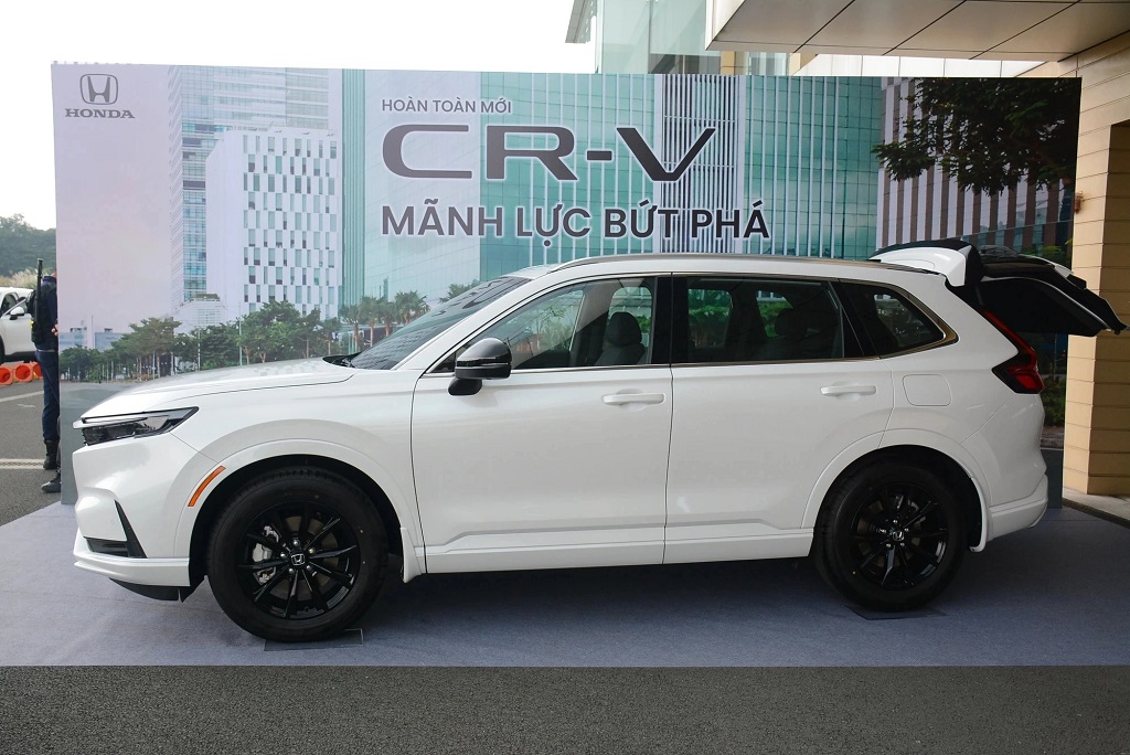 Sắp chuyển sang lắp ráp, Honda CR-V e:HEV nhập Thái Lan bán ‘kèm lạc’ 80 triệu đồng- Ảnh 1.