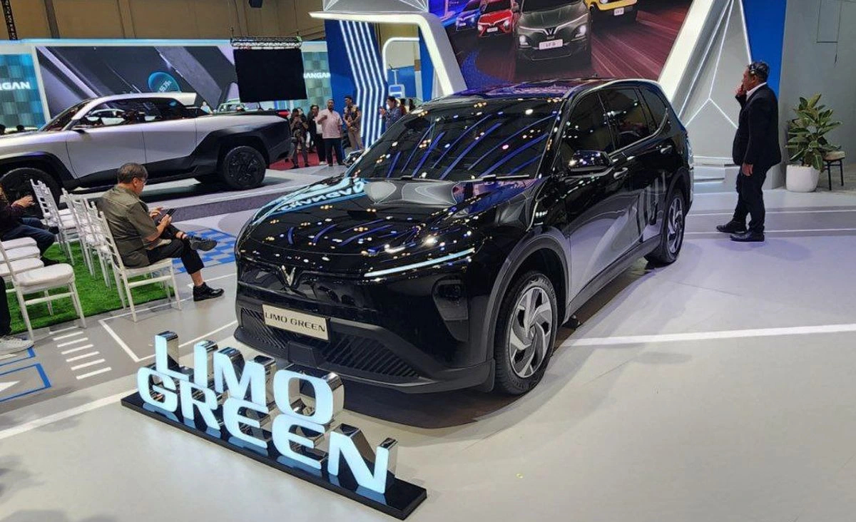 Sau thành công tại Việt Nam, VinFast mang Limo Green đến xứ vạn đảo 1 Sau thành công tại Việt Nam, VinFast mang Limo Green đến xứ vạn đảo - Ảnh 3.