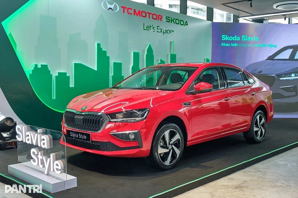 Sedan hạng B đua giảm giá cuối năm, nhiều mẫu rẻ ngang xe hạng A - 1