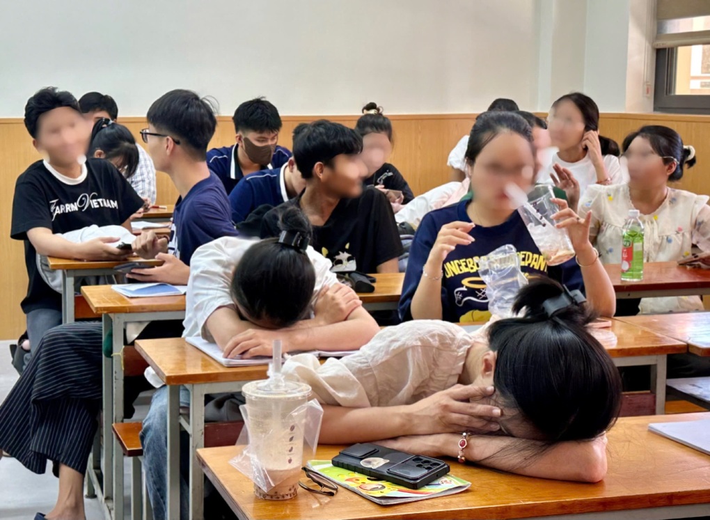 Sinh viên vừa ăn vừa học ở giảng đường, tranh cãi nên hay không? - 1