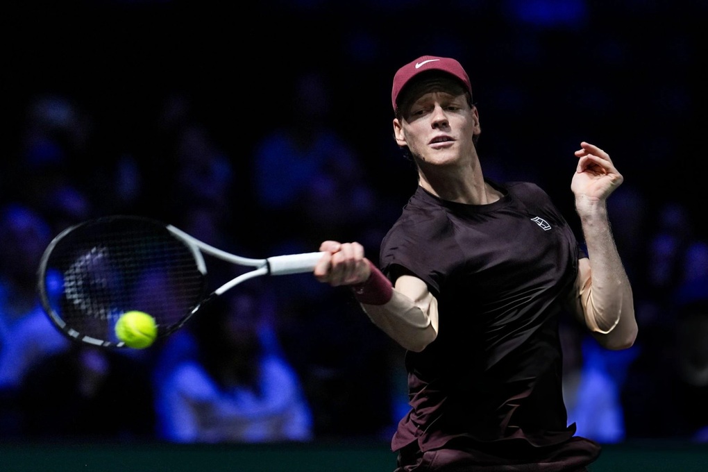 Sinner và Auger-Aliassime tranh cúp vô địch Paris Masters - 1