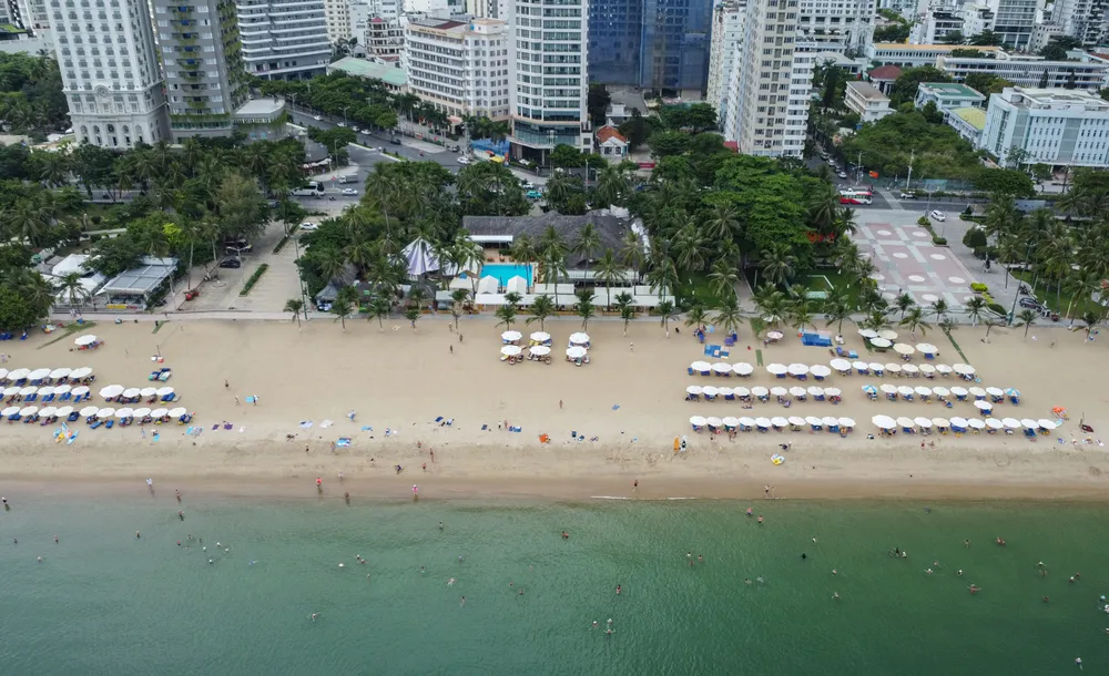 Du lịch là ngành kinh tế mũi nhọn của tỉnh Khánh Hòa. Ảnh: XUÂN HOÁT kiểm điểm (2).jpg