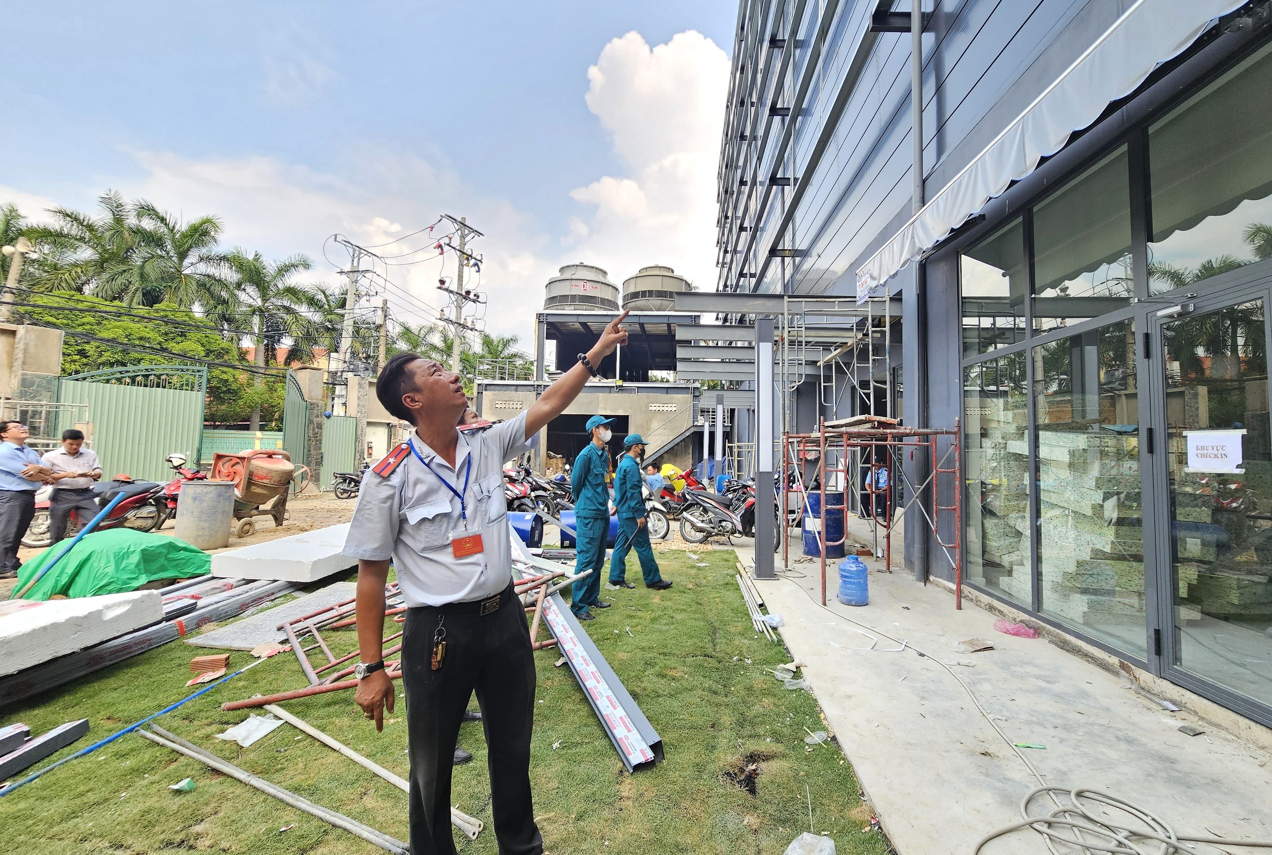 Sở Xây dựng TP.HCM biệt phái 512 công chức kiểm tra chuyên ngành để quản lý trật tự xây dựng - Ảnh 1.