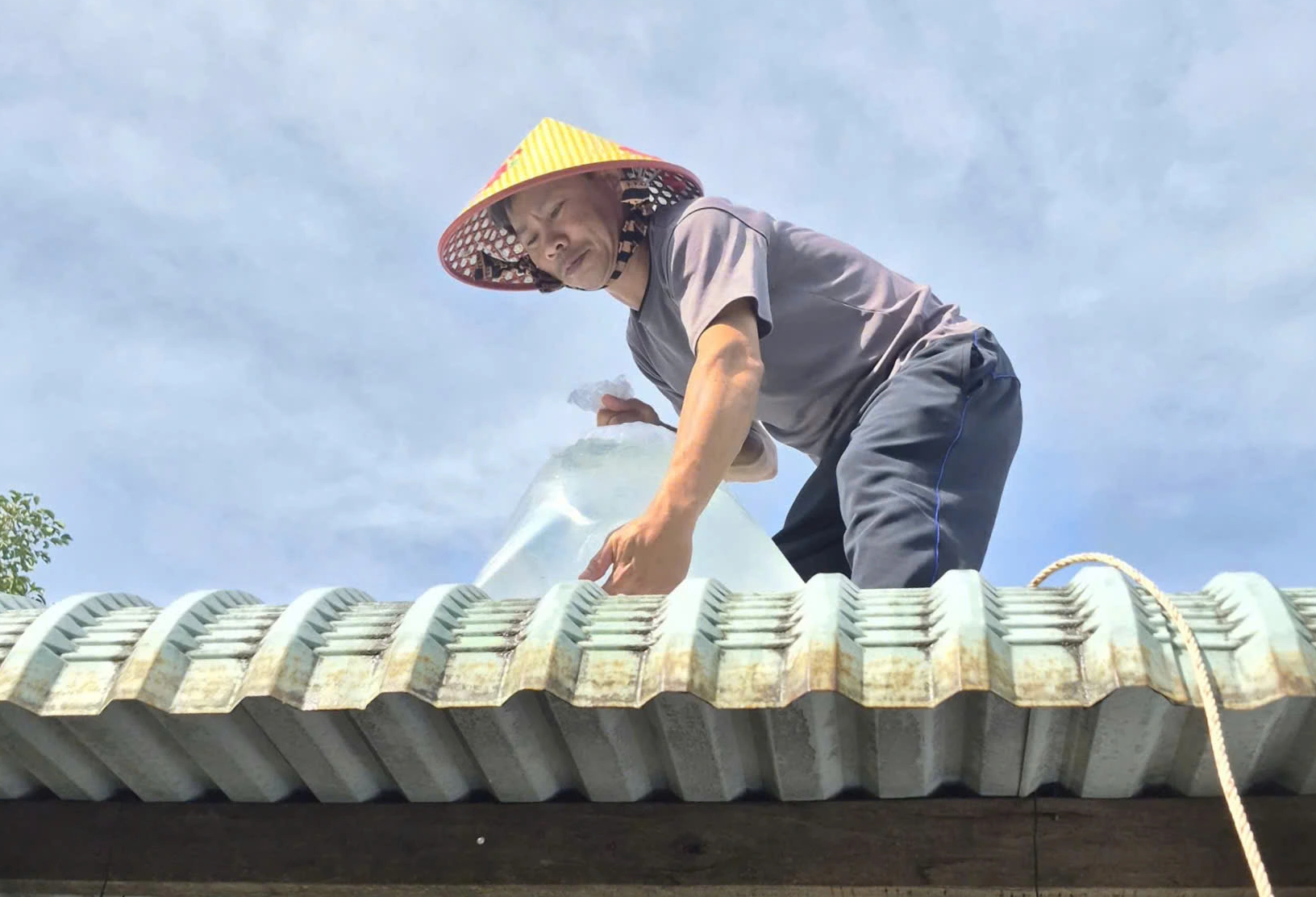 Sở Y tế Đắk Lắk kích hoạt 'báo động đỏ' ứng phó bão số 13 Kalmaegi  - Ảnh 1.