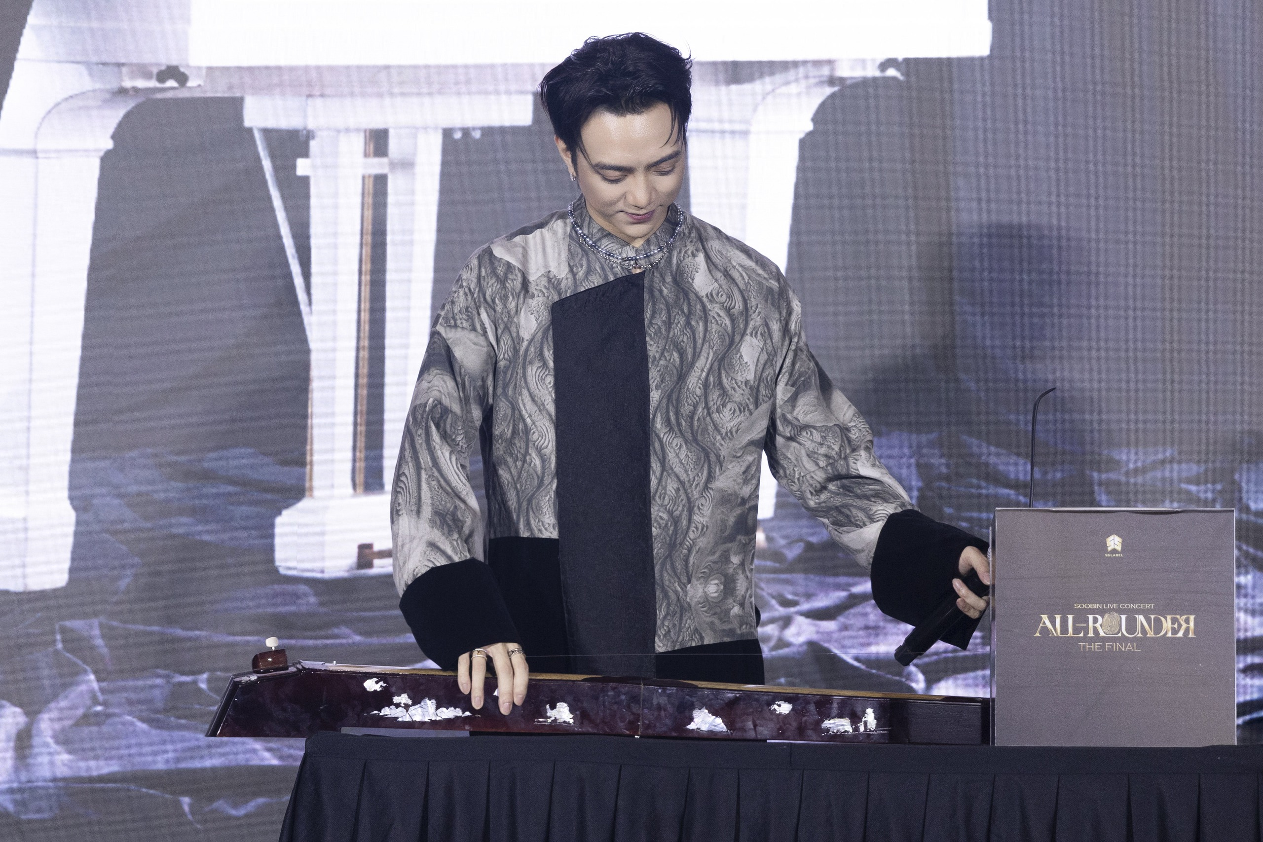 Soobin đưa xẩm vào nhạc hiện đại, bất ngờ trước lời nhận xét của bố- Ảnh 2.