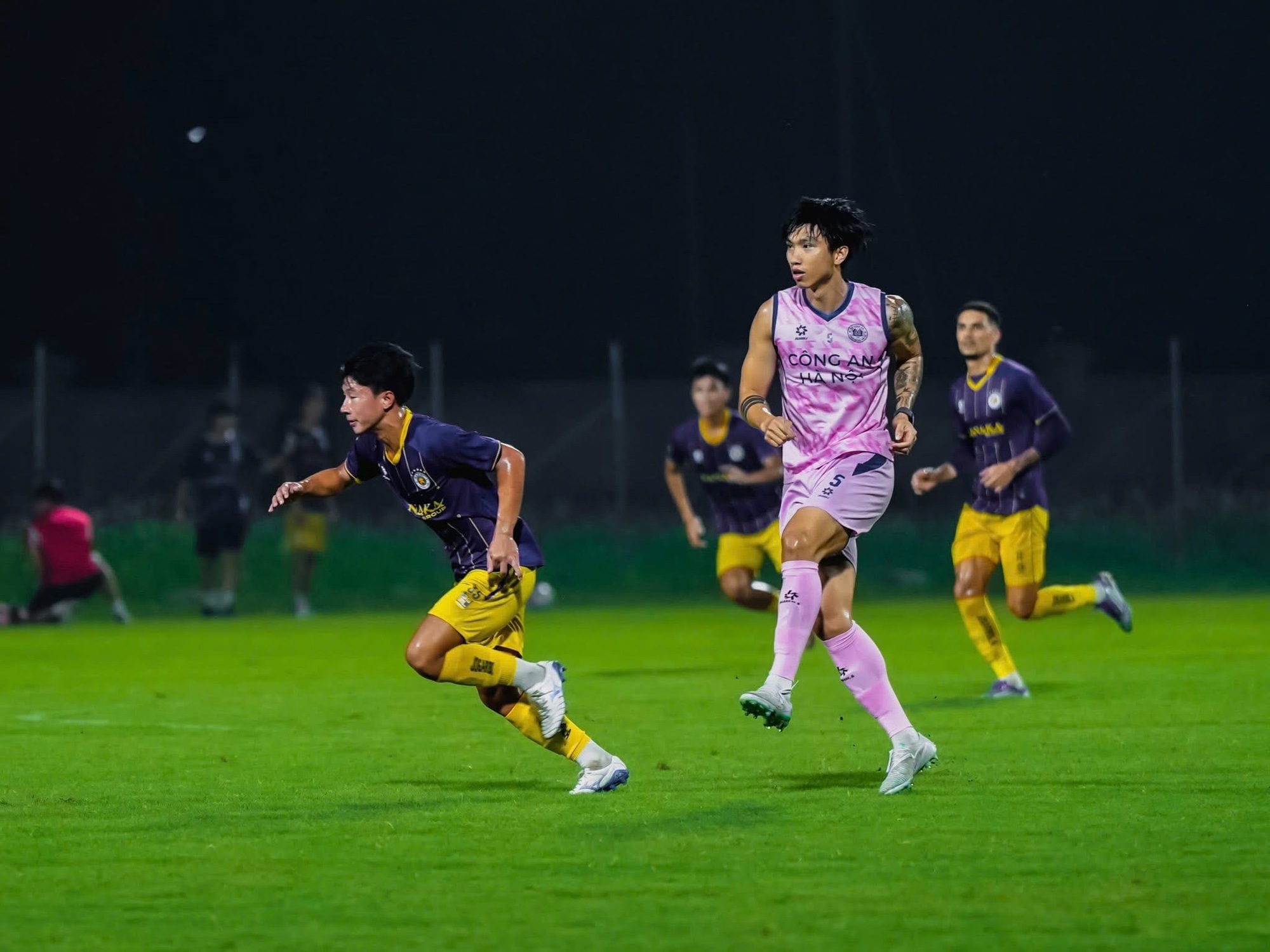 Sự trở lại giá trị của Xuân Son và Văn Hậu- Ảnh 2.