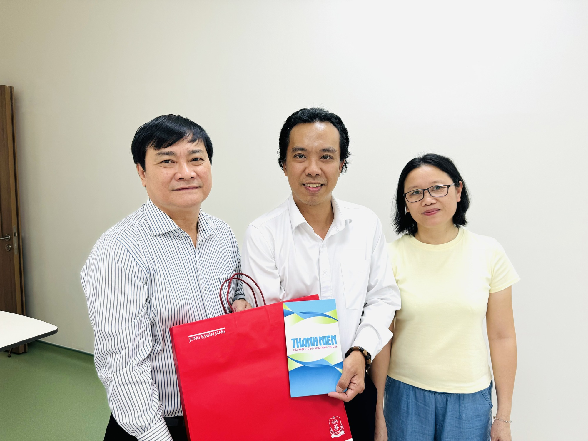 Sức khỏe nhạc sĩ Phạm Đăng Khương đang dần cải thiện- Ảnh 1.