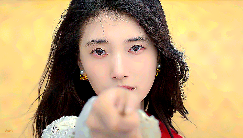 Mỹ nhân đẹp tới từng chân tơ kẽ tóc, diễn xuất đơ cứng vẫn được tha thứ bởi xem phim vì nhan sắc thì có gì sai?- Ảnh 1.