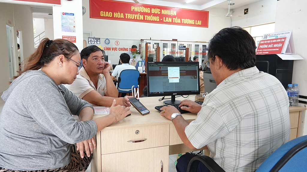 TP.HCM dẹp nạn lạm dụng sao y - Ảnh 1.