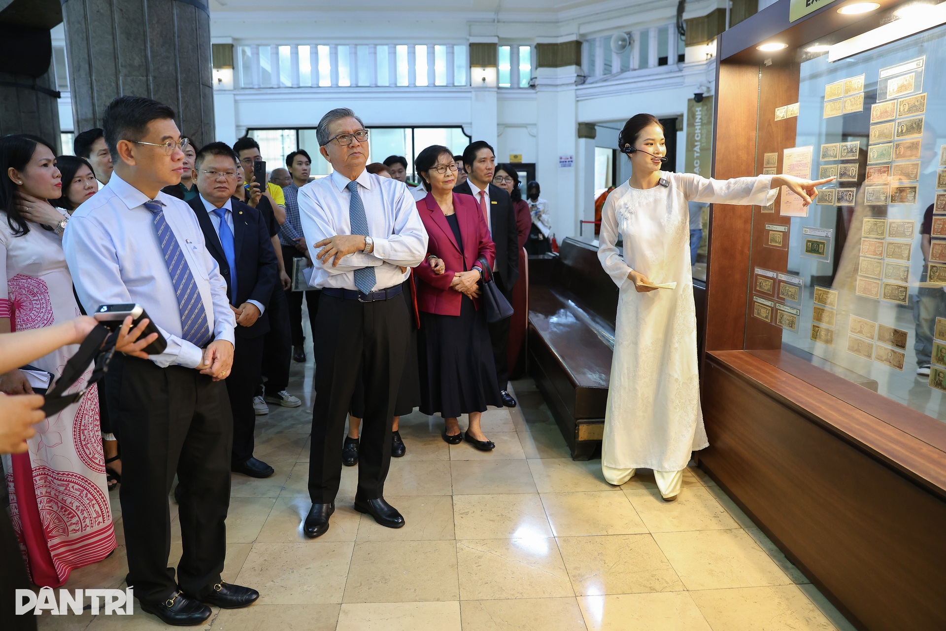 TPHCM lần đầu trưng bày hơn 1.500 hiện vật tiền Việt Nam qua các thời kỳ - 1