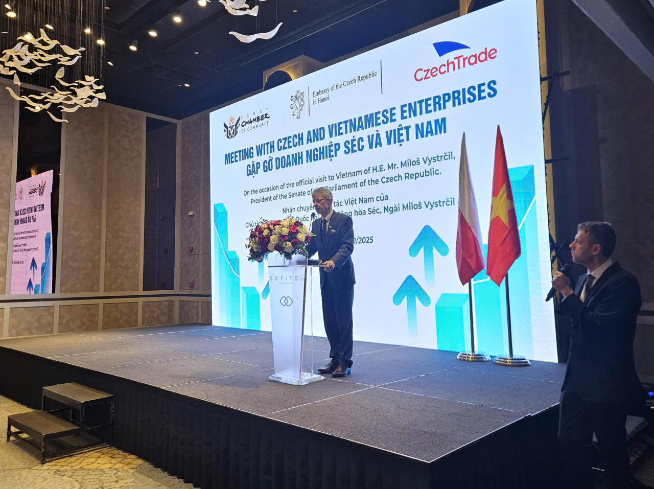 TP HCM mời gọi doanh nghiệp Séc đầu tư vào công nghệ cao và hạ tầng giao thông - Ảnh 2.