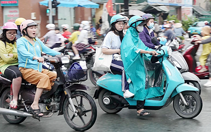 TP.HCM chuyển toàn bộ xe buýt tuyến 150 và 33 sang điện, thêm 'viên gạch' vào cuộc chuyển đổi xanh - Ảnh 1.