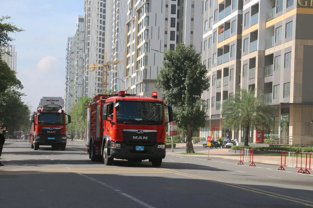 TP.HCM tổ chức diễn tập chữa cháy, cứu nạn – cứu hộ lớn nhất năm 2025 tại Vinhomes Grand Park. z7212778479327_3bb79c54ccaaaf754fad45f4d848c784.jpg