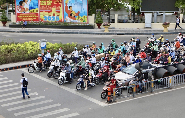 TP.HCM và Hà Nội sẽ tiên phong siết khí thải xe máy, bắt đầu ngay từ 1.7.2027- Ảnh 1.