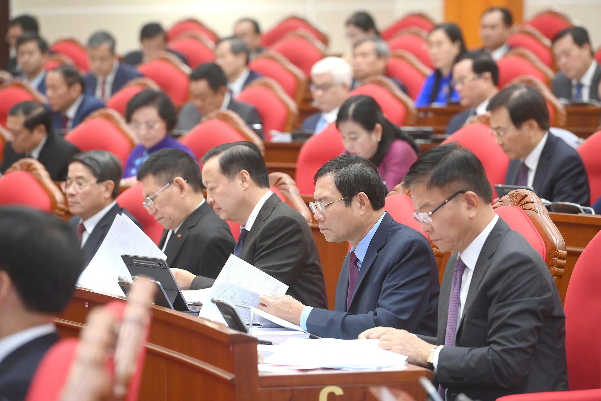 T.Ư Đảng thảo luận dự thảo văn kiện trình Đại hội XIV - Ảnh 1.