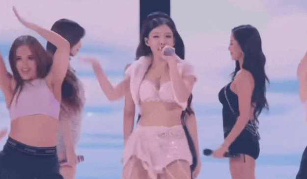 TWICE bị chê tơi tả ở Victoria's Secret Show, đẳng cấp thua xa Lisa (BLACKPINK)!- Ảnh 2.