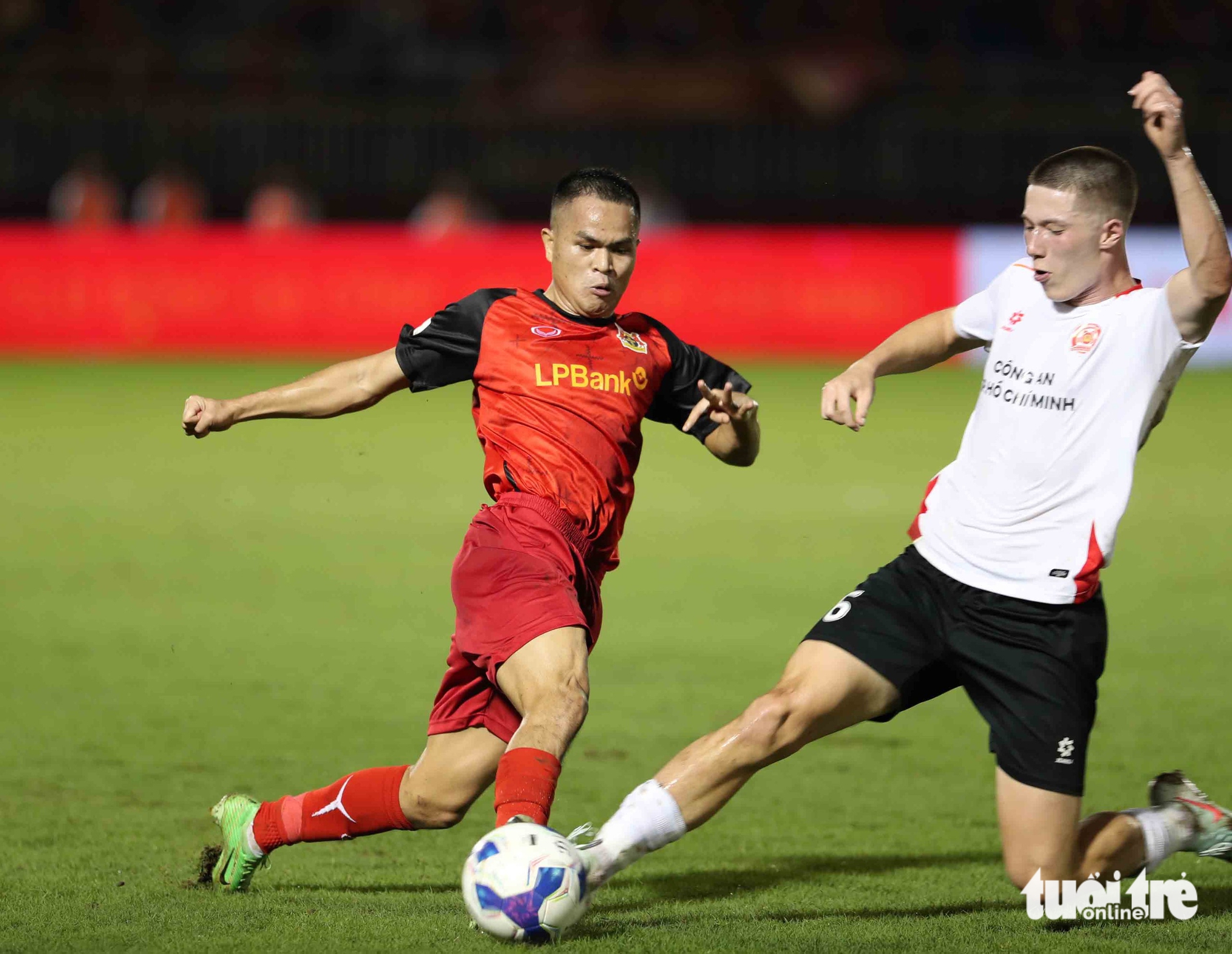 Tám cầu thủ Việt kiều U22 thi đấu thế nào ở V-League? 1 Tám cầu thủ Việt kiều U22 thi đấu thế nào ở V-League? - Ảnh 1.