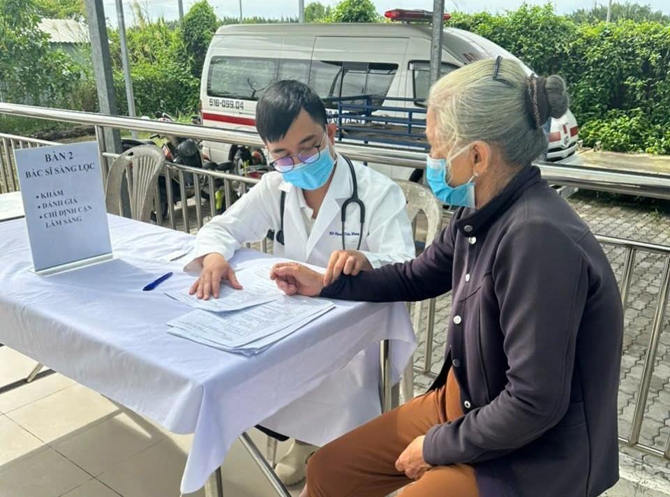 tầm soát sức khỏe miễn phí - Ảnh 1.