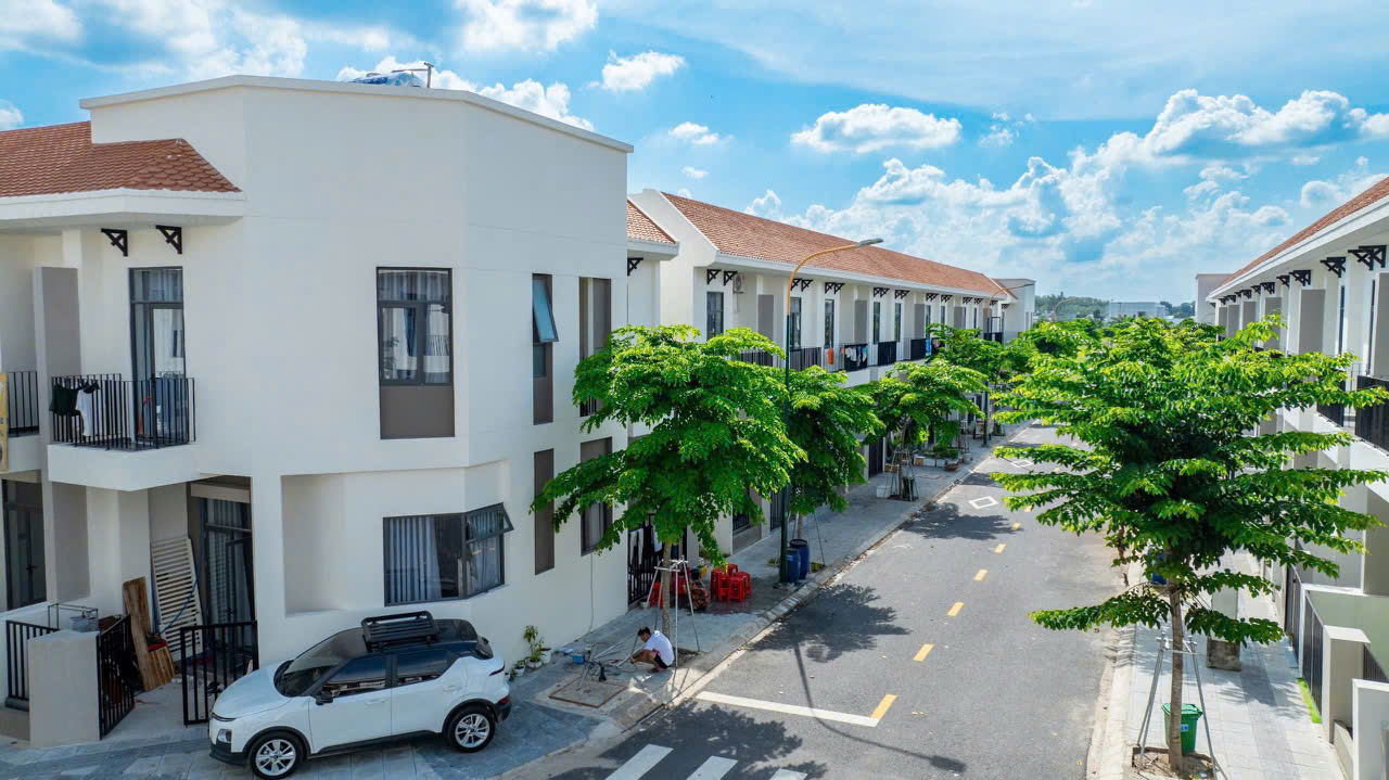 Tăng trưởng bền vững và xây dựng nhà ở xã hội cho người thu nhập thấp - Ảnh 1.