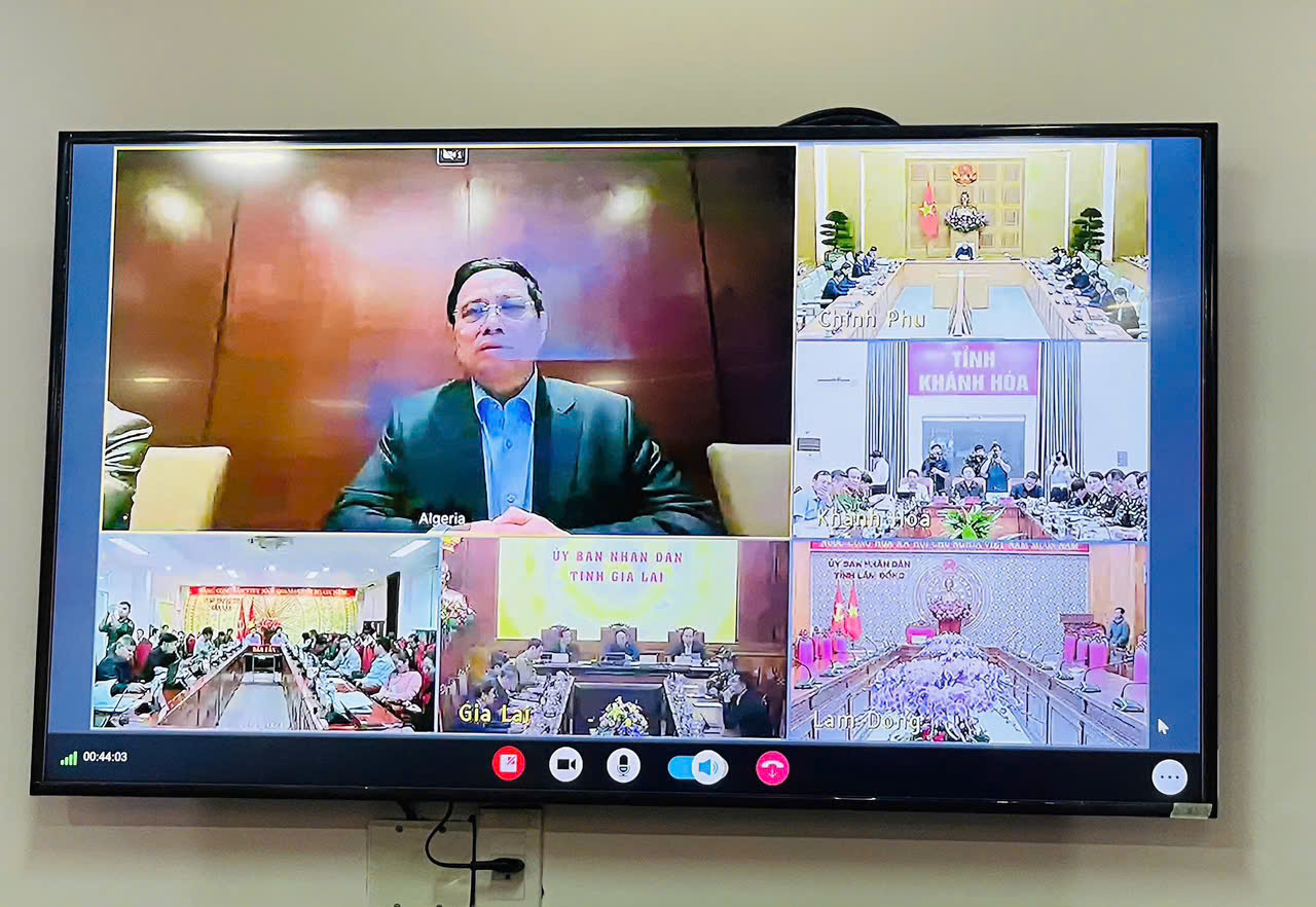 Thủ tướng chỉ đạo khẩn trong đêm: Tập trung tối đa cứu dân, giảm thiểu thiệt hại mưa lũ- Ảnh 1.