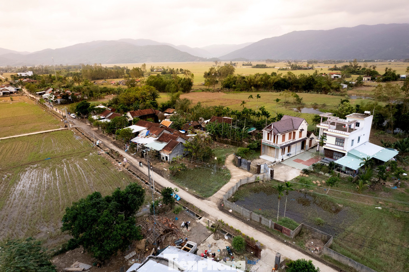 - Ảnh 1. - Ảnh 1.