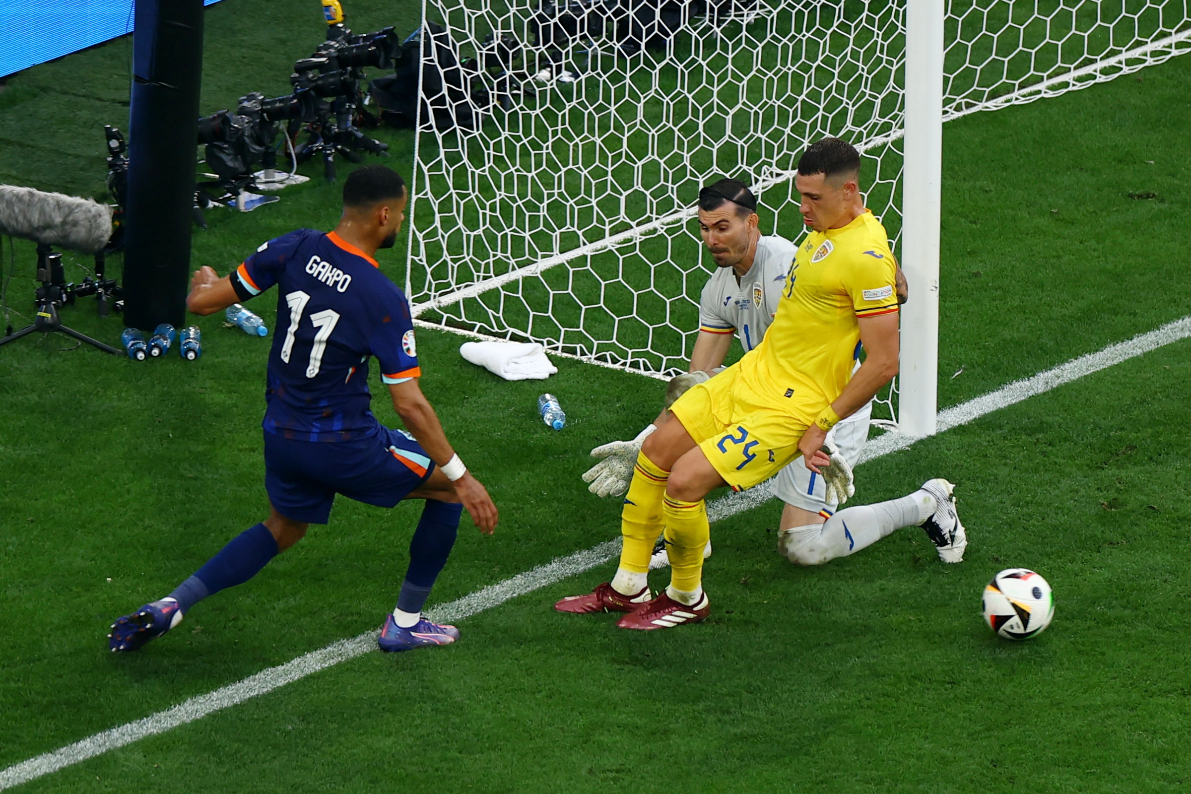 Euro 2024: Thắng đậm Romania, Hà Lan hiên ngang vào tứ kết- Ảnh 4. Euro 2024: Thắng đậm Romania, Hà Lan hiên ngang vào tứ kết- Ảnh 4.