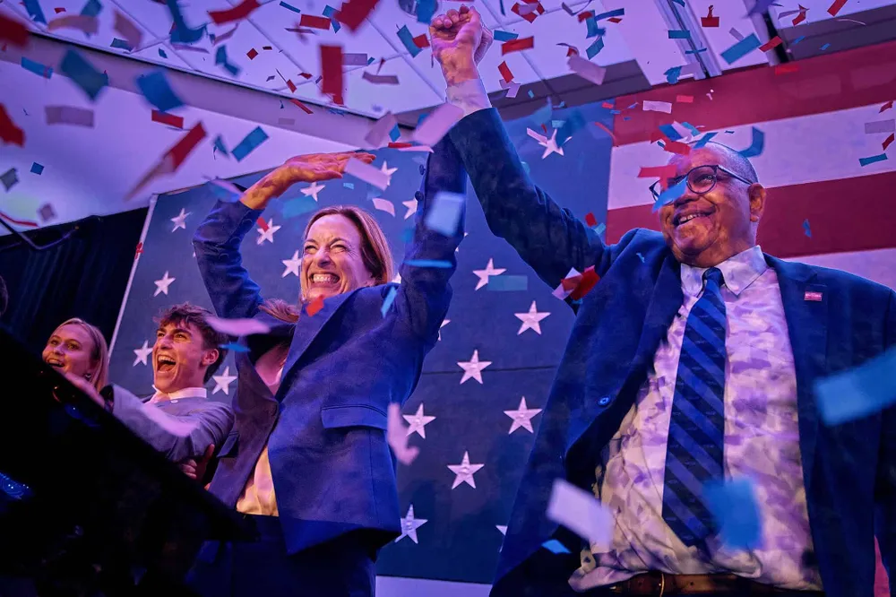 Thắng vang dội bầu cử ngày thứ Ba, đảng Dân chủ hướng tới cuộc đua giữa kỳ