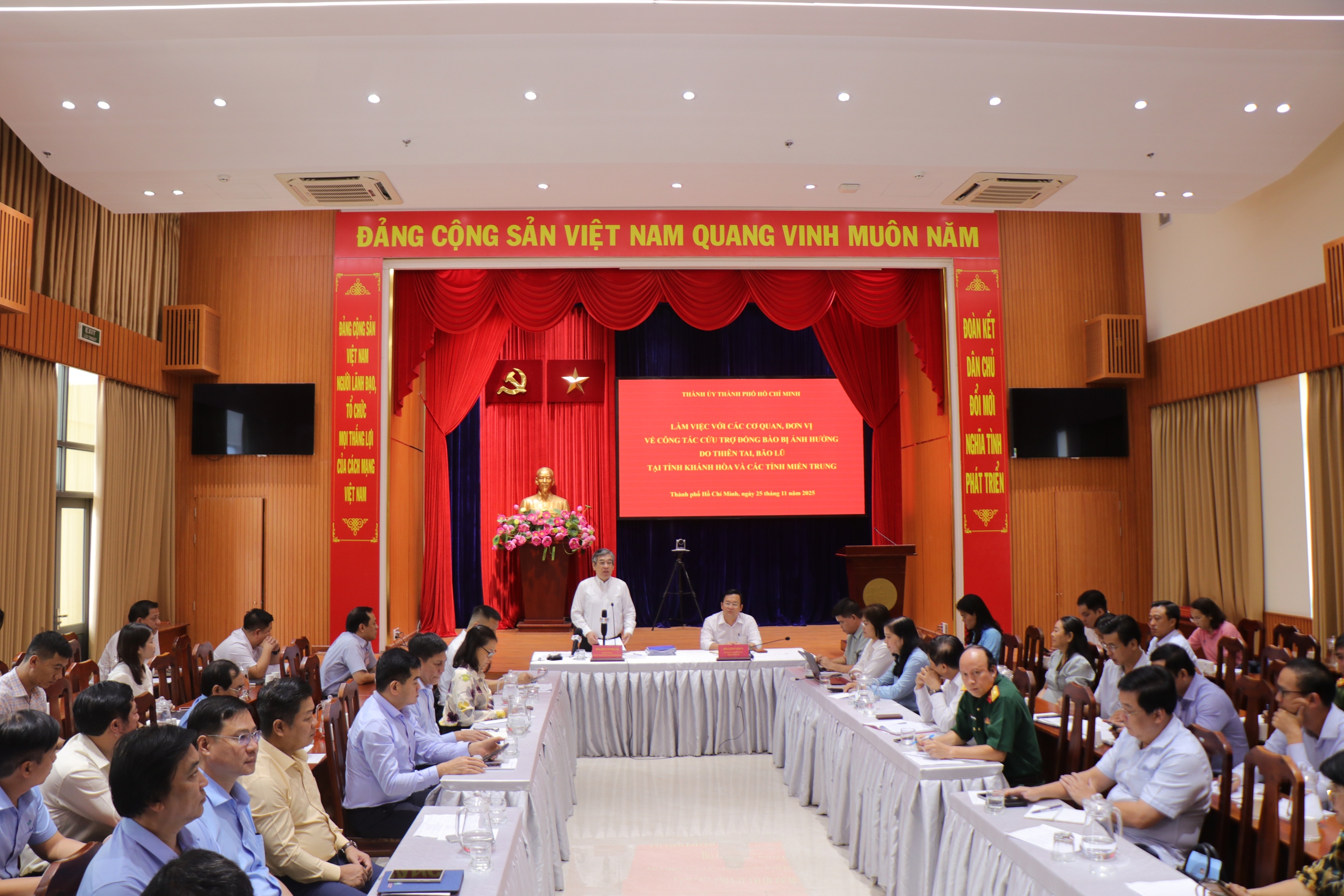 Thiệt hại quá lớn do mưa lũ, Đắk Lắk cần thêm tương trợ của TP.HCM- Ảnh 2.