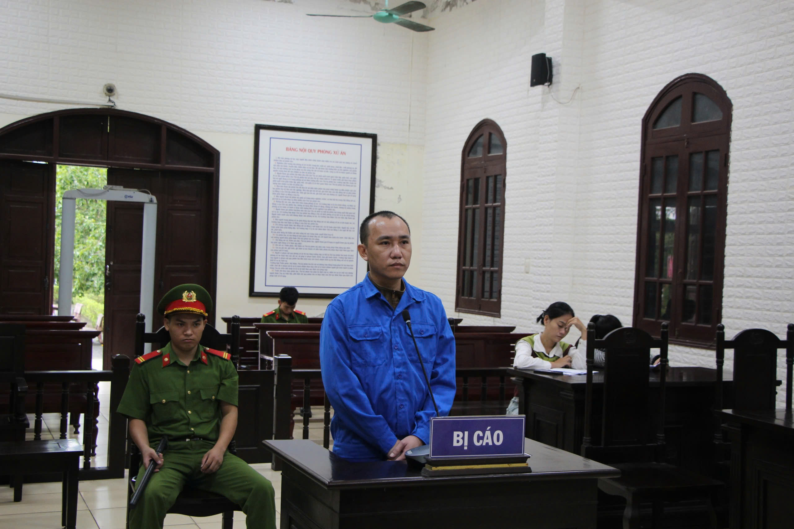 Thợ làm giày lừa đảo 645 triệu đồng vì khoe quen Chánh án TAND TP HCM - Ảnh 1. Thợ làm giày lừa đảo 645 triệu đồng vì khoe quen Chánh án TAND TP HCM - Ảnh 1.