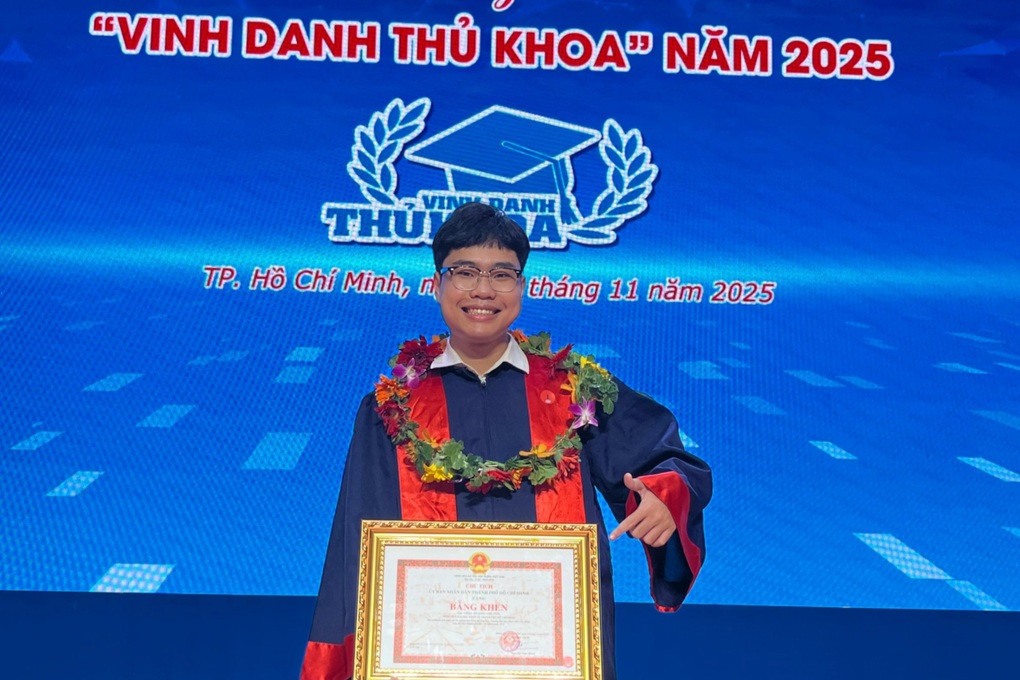 Thủ khoa có điểm GPA 4.0 học bằng sự tò mò - 1
