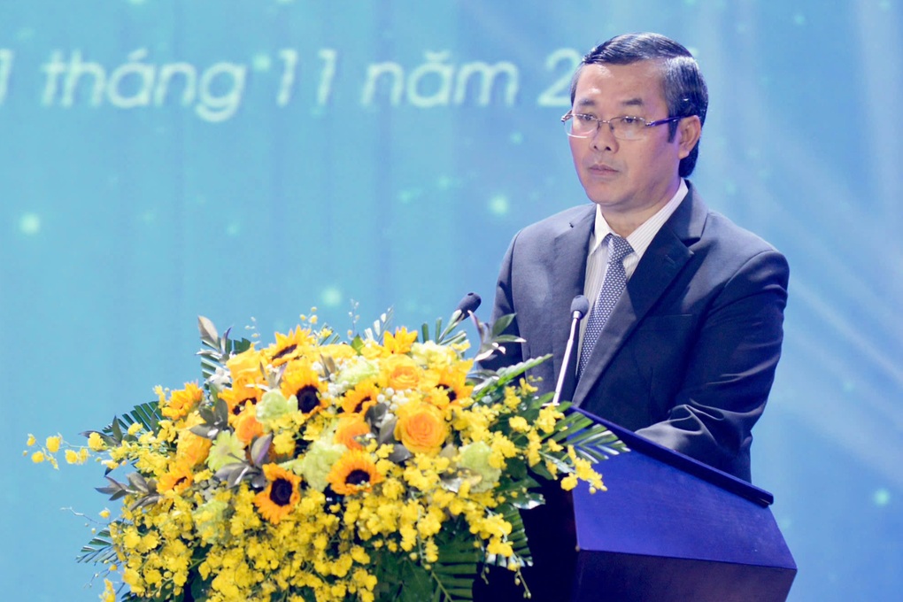 Thứ trưởng Bộ GDĐT giao 4 nhiệm vụ cho Trường Đại học Tài chính Marketing - 1